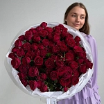 Букет из 19 пионовидных кустовых роз "RED TRENDSETTER"