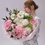 Букет с герберами, гортензией и вибрунумом "SPRING LACE"