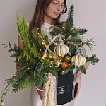 Новогодняя композиция с жемчугом в коробке "HOLIDAY SPARKLE"